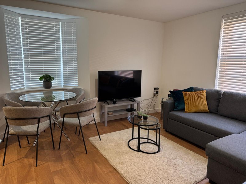 Bedford Meadows | Ground-Floor 2BR | Near M1 & A421 & Universal Parks