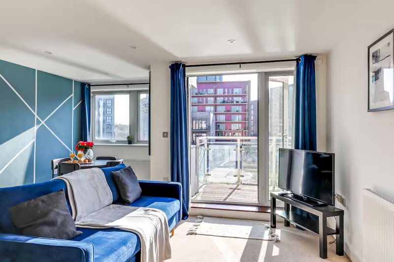 2 Bed | City Centre | Parking | Contractors