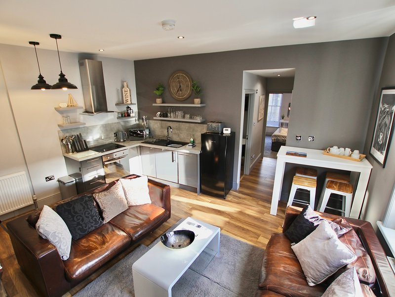 Family-Friendly 2BR + Games & Hidden Play Area