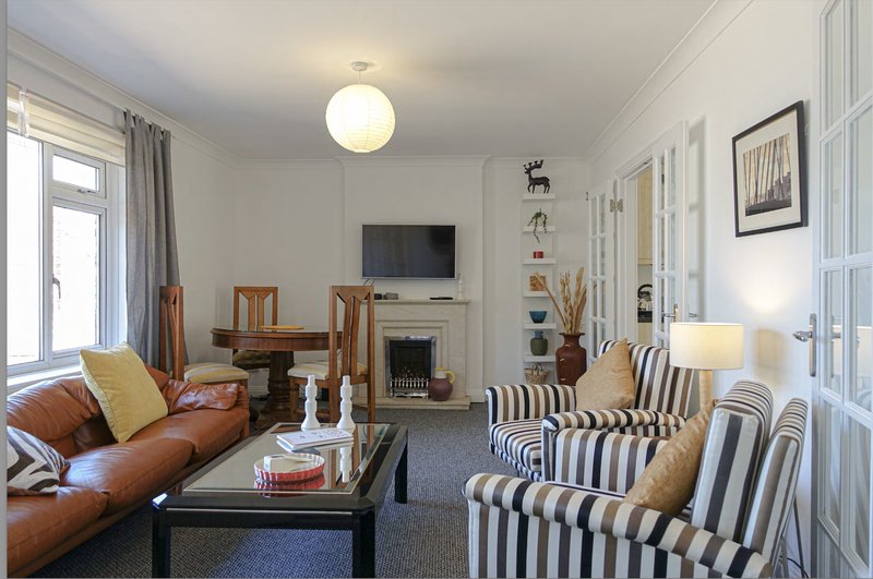 Brighton & Hove 2BR Bungalow, Central with Free Parking