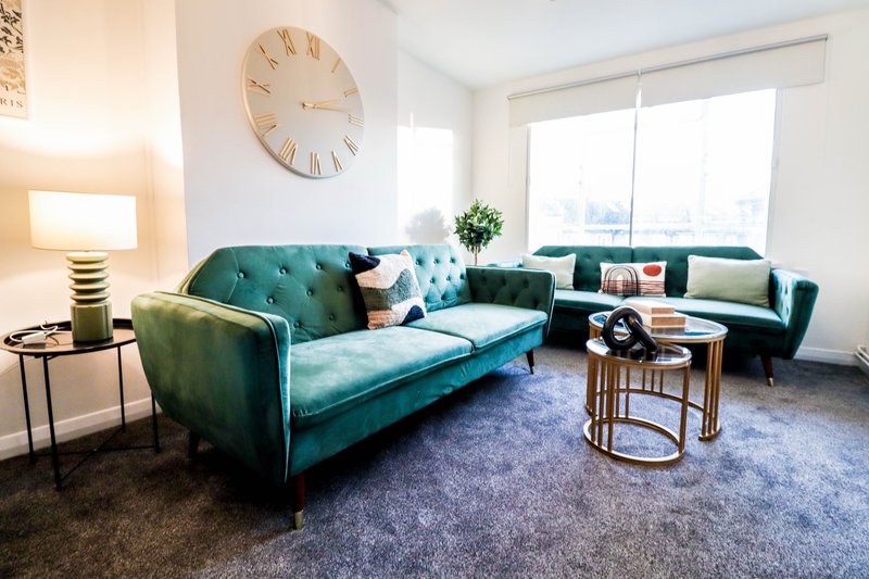 3 Bedroom Maisonette with Sofa Beds in Battersea, London