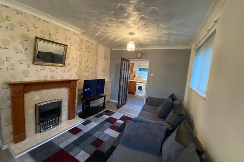 Comfortable 4 Bedroom House in Doncaster