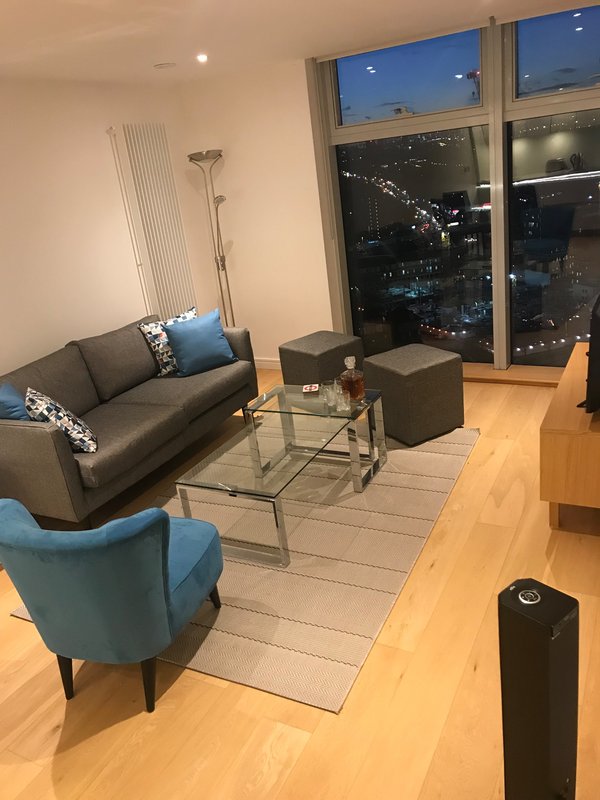 Luxury 2 Bedroom Apartment with Parking