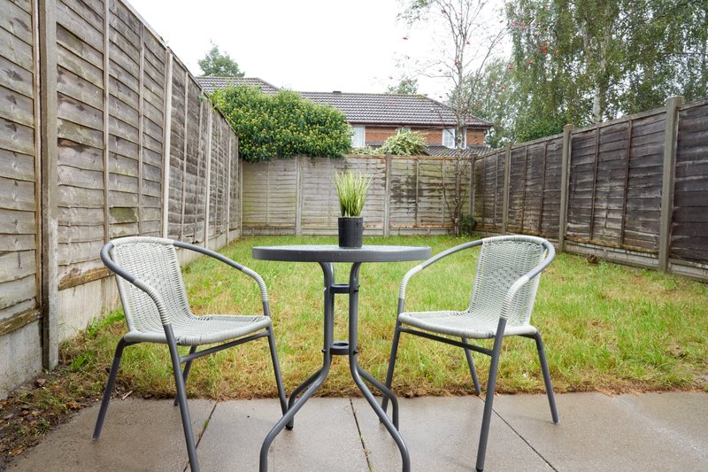 3BR Home | Private Parking | Central Milton Keynes