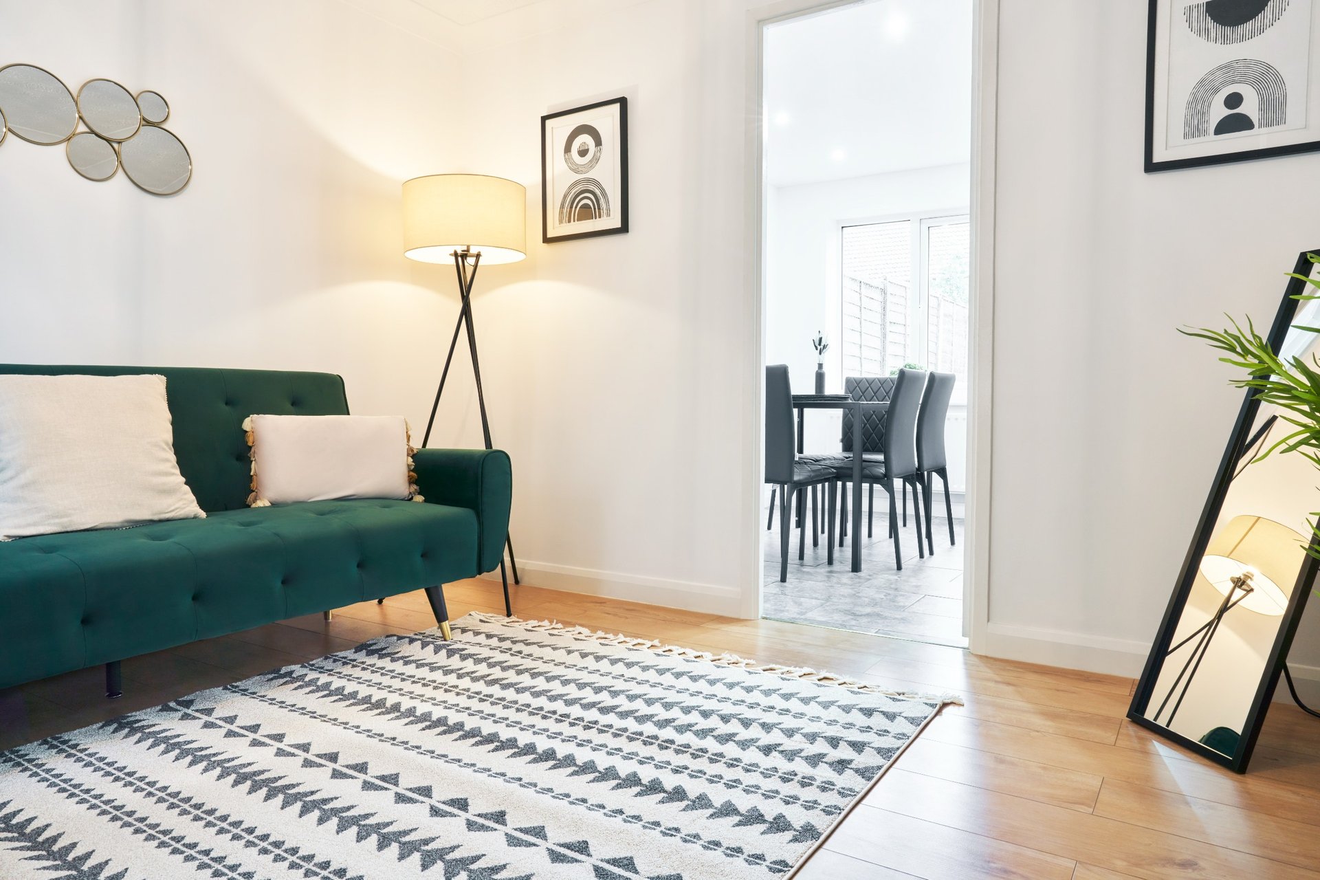 3BR Home | Private Parking | Central Milton Keynes