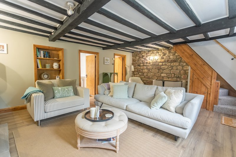 Cosy 2-Bed Home in Knaresborough, Perfect for Families, Couples and Friends