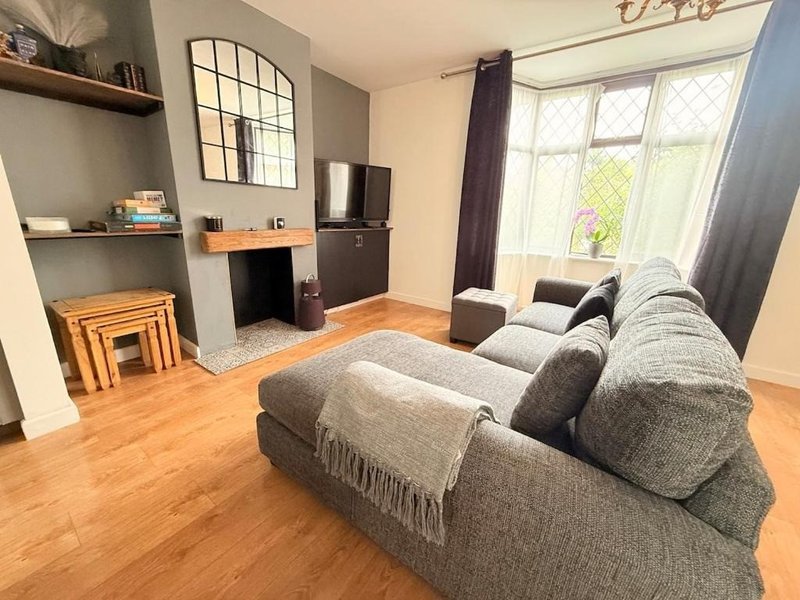 2-Bed House in High Wycombe | Parking | WiFi | Garden
