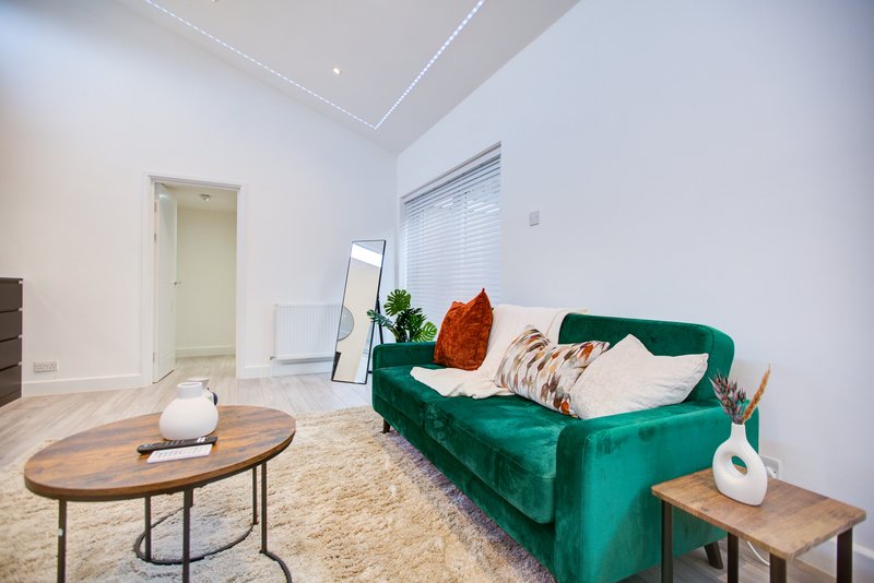 3-Bedroom House in Colchester with Six Single Beds and Driveway Parking