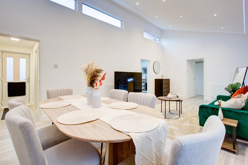 3-Bedroom House in Colchester with Six Single Beds and Driveway Parking