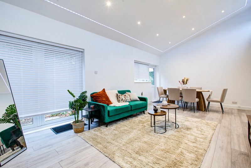3-Bedroom House in Colchester with Six Single Beds and Driveway Parking