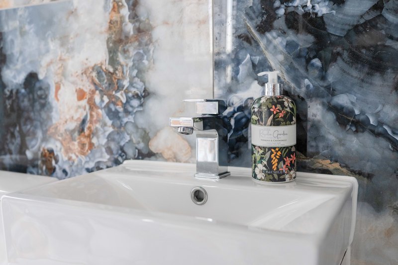 Fresh complimentary essentials provided.