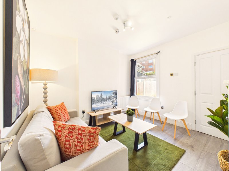 Ridgeway Retreat | Central | Sleeps 7
