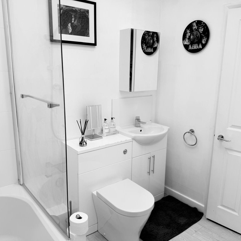 En-suite to Bedroom 1
