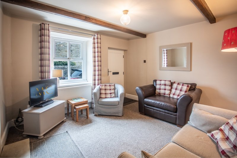 Cosy 2-Bed Stone Cottage in Gargrave by MCPI Hosting, Ideal for Families & Friends!