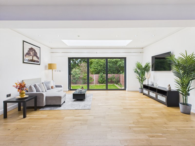 Modern 4BR House|Spacious|Garden|Free Parking