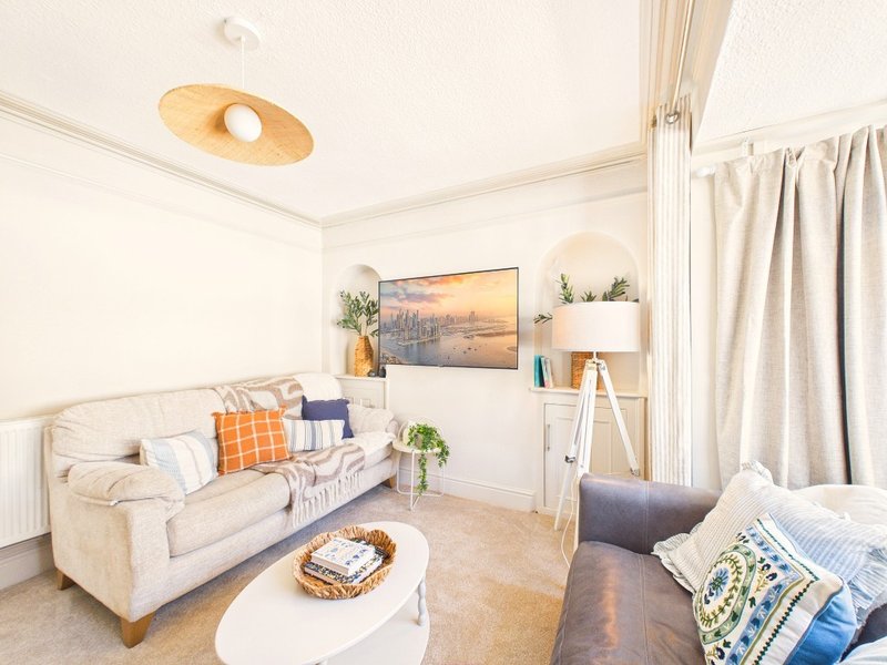 Sea-View Home | St Ives | Hot-Tub | Sleeps 9