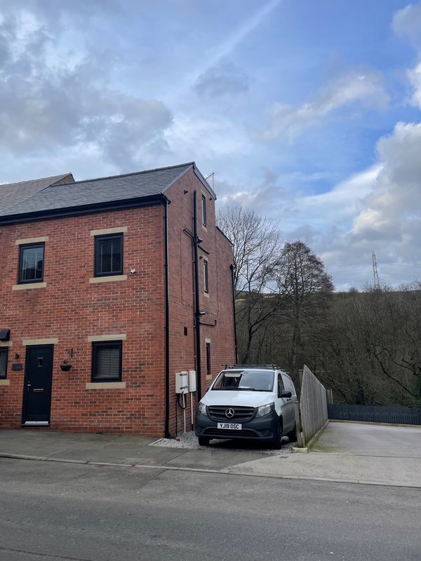 Three bedroom new build executive property perfect for contractors, families gatherings