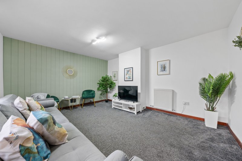 Elmbank Avenue House Uddingston