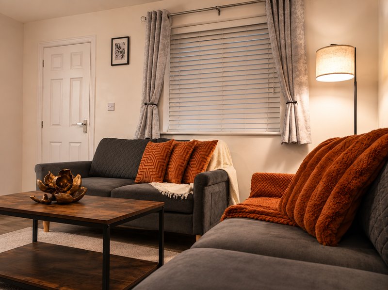 Full house with garden and parking, 2 mins from the Redgate Inn Pub & Restaurant
