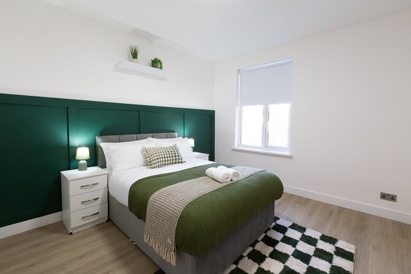Luxury 4 Bedroom House in Wolverhampton Centre