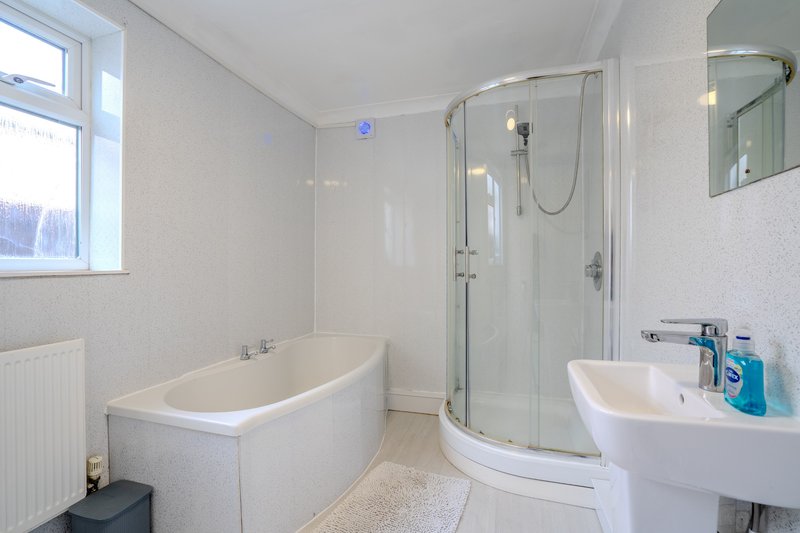 3 Bedroom Home Near Beach & Attractions