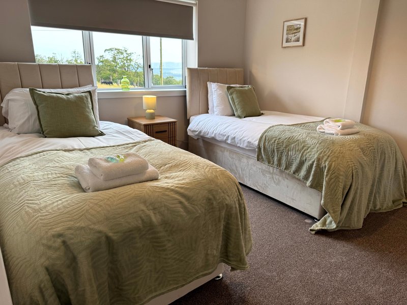 Contractor-Friendly House Near Lanark | Sleeps 4