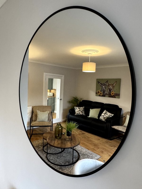 Contractor-Friendly House Near Lanark | Sleeps 4