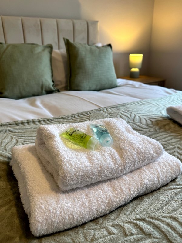 Contractor-Friendly House Near Lanark | Sleeps 4