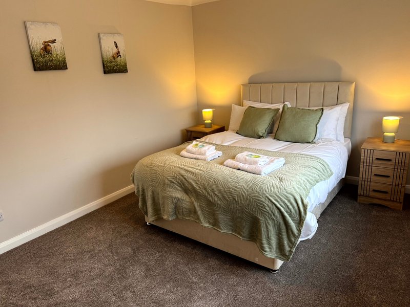 Contractor-Friendly House Near Lanark | Sleeps 4
