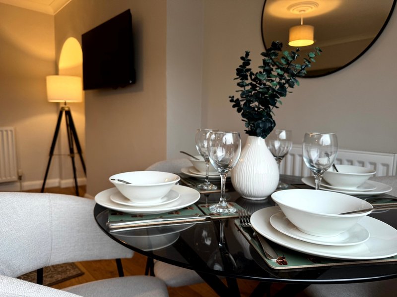 Contractor-Friendly House Near Lanark | Sleeps 4