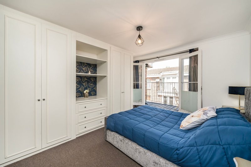 3-Bed, 3-Bath Mews Townhouse with Parking beside Maida Vale Tube