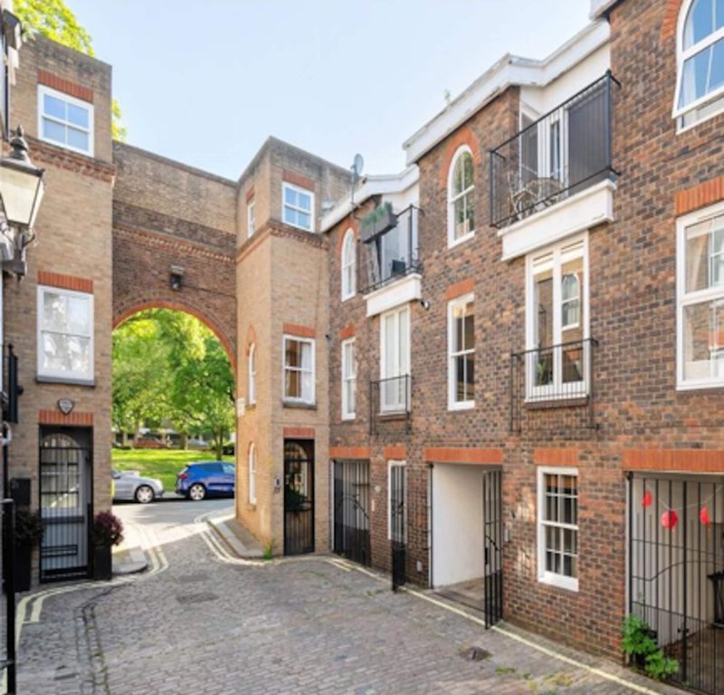 3-Bed, 3-Bath Mews Townhouse with Parking beside Maida Vale Tube