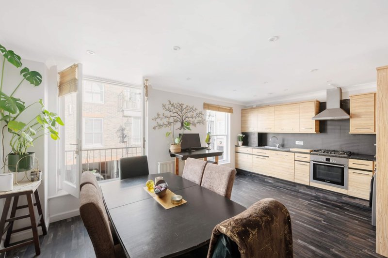 3-Bed, 3-Bath Mews Townhouse with Parking beside Maida Vale Tube