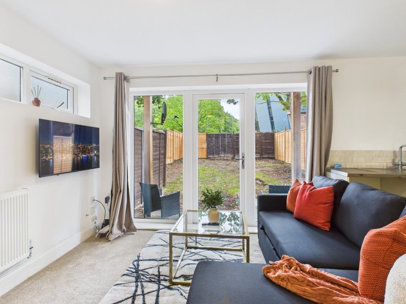 Saxon Way Home | Leisure Centre | Pool | Parking