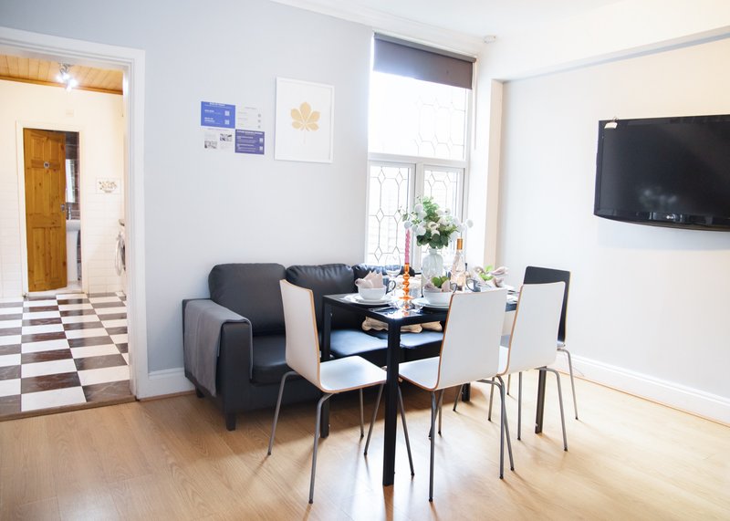 5 Bedroom Contractor House in Luton