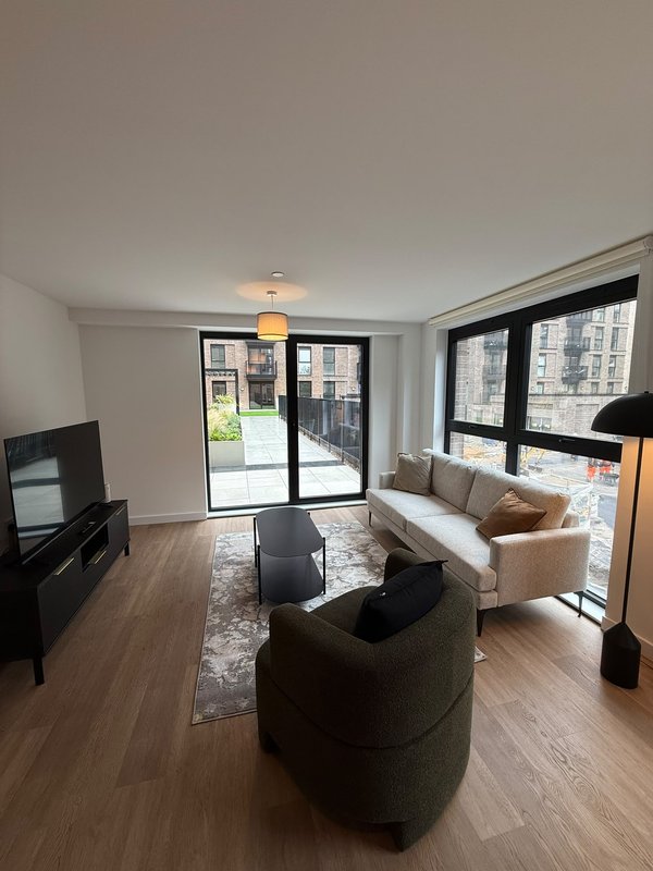Deluxe 2 Bedroom Apartment w/ Large Roof Terrace