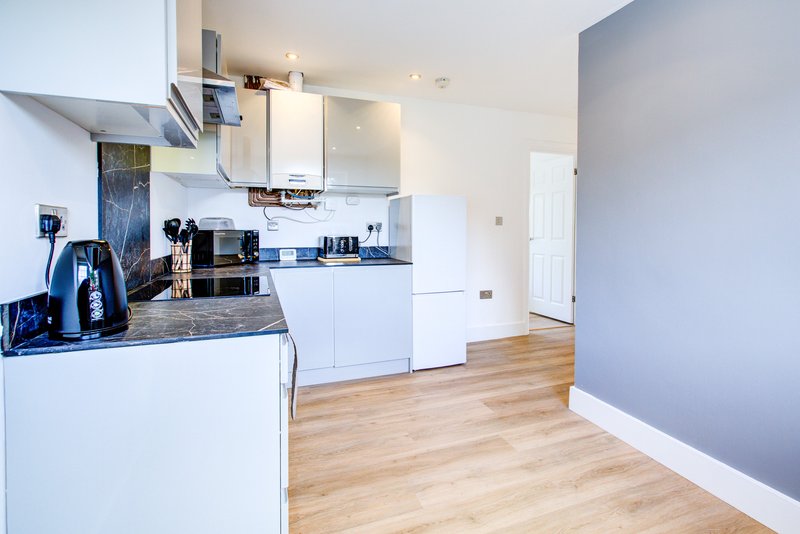 4-Bedroom Bungalow near Colchester with Garden and Driveway for 4 Cars, Sleeps 8