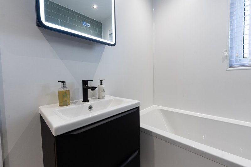 Stylish 1BR House with Garden & Parking