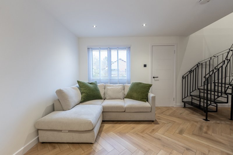 Stylish 1BR House with Garden & Parking