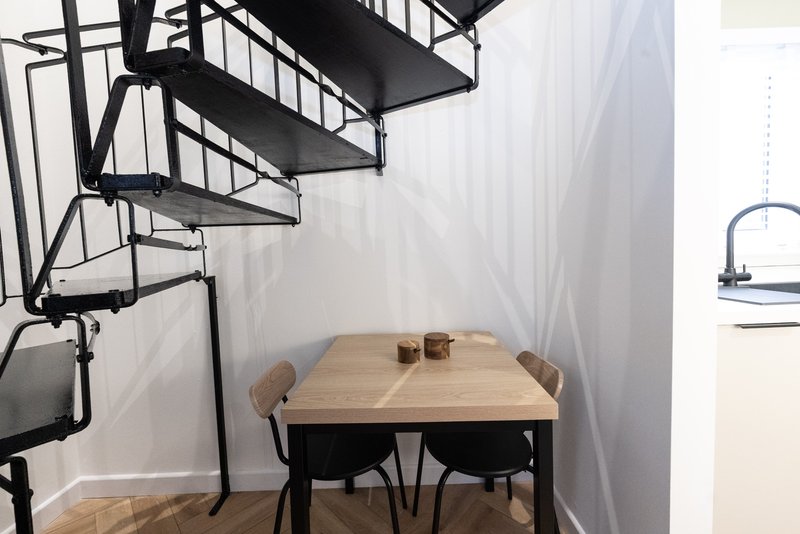 Stylish 1BR House with Garden & Parking
