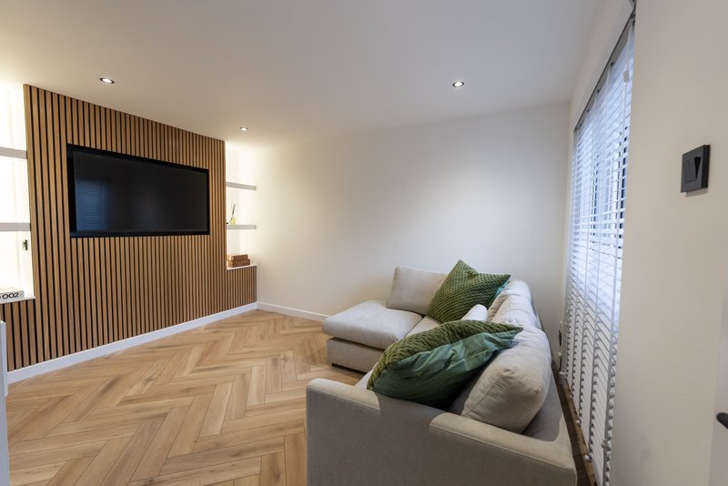 Stylish 1BR House with Garden & Parking