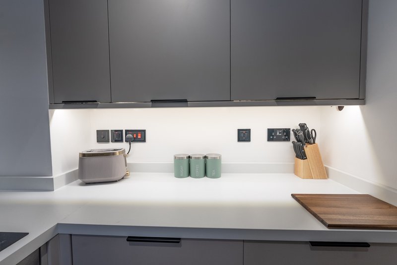 Stylish 1BR House with Garden & Parking