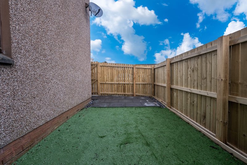 Stylish 1BR House with Garden & Parking