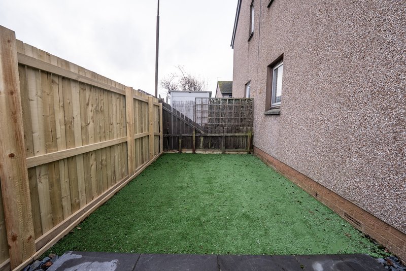 Stylish 1BR House with Garden & Parking