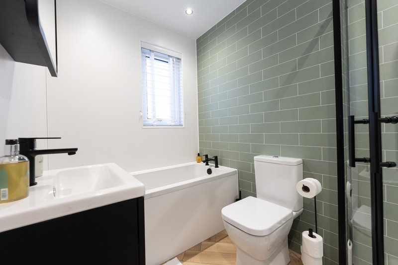 Stylish 1BR House with Garden & Parking