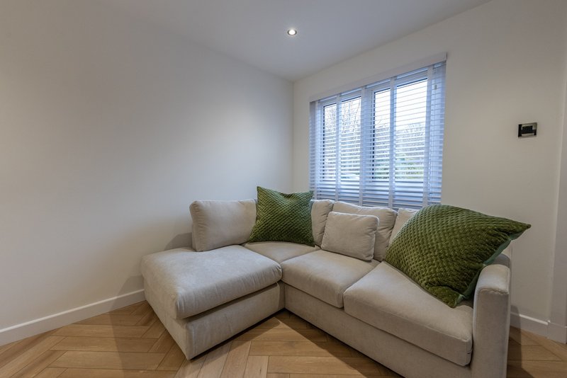 Stylish 1BR House with Garden & Parking