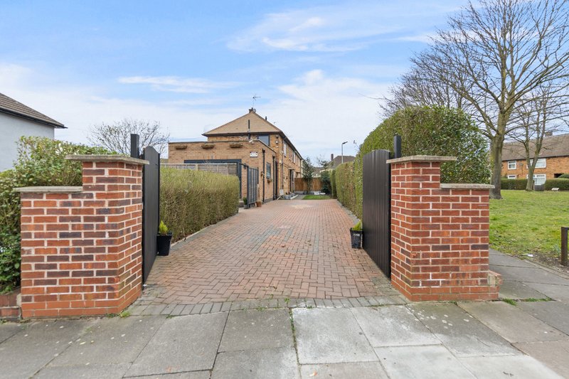 Spacious Leicester House with Garden & Free Parking, M1/M69