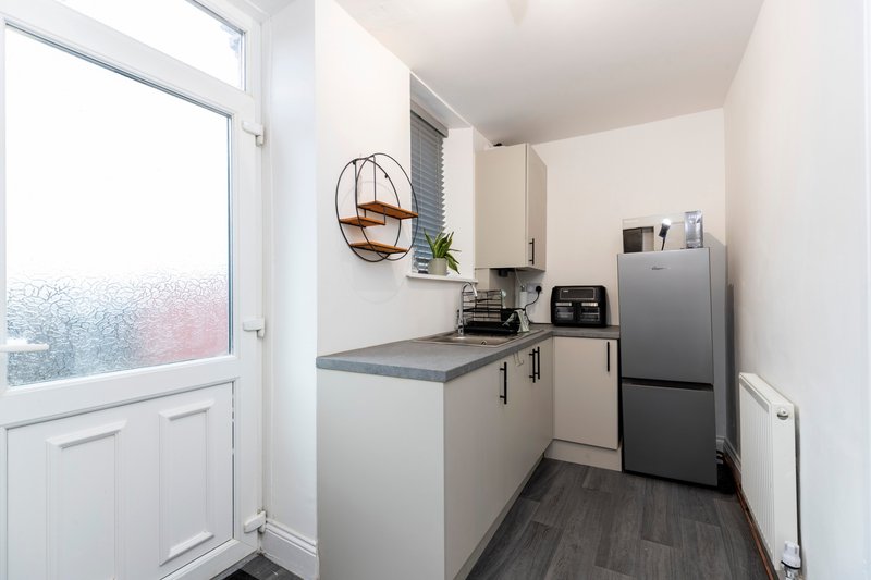 The Cosy Pavilion: Stylish 2BR Free Street Parking
