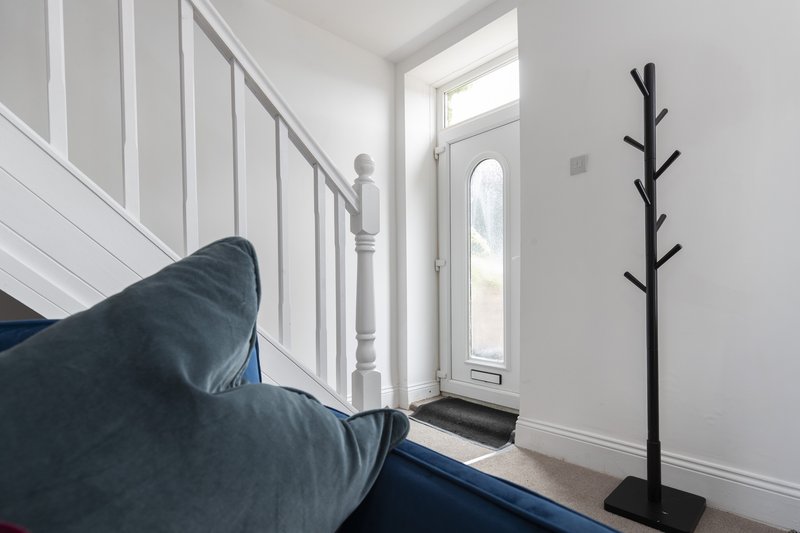 The Cosy Pavilion: Stylish 2BR Free Street Parking