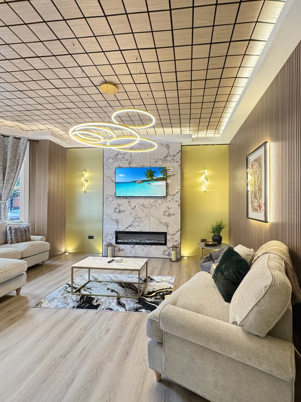 6-Bedroom Home | Sleeps 14 | The Park | Nottingham Free Parking
